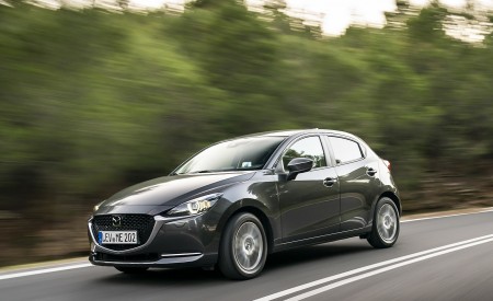2020 Mazda2 (Color: Machine Grey) Front Three-Quarter Wallpapers 450x275 (135)