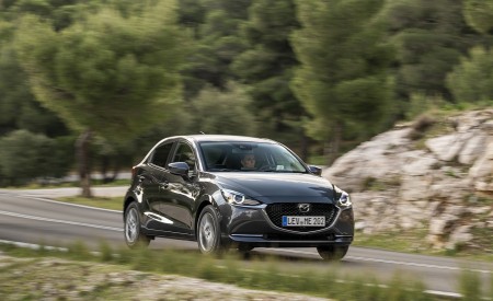 2020 Mazda2 (Color: Machine Grey) Front Three-Quarter Wallpapers 450x275 (124)