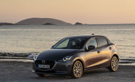 2020 Mazda2 (Color: Machine Grey) Front Three-Quarter Wallpapers 450x275 (147)