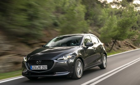 2020 Mazda2 (Color: Machine Grey) Front Three-Quarter Wallpapers 450x275 (137)