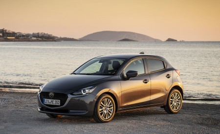 2020 Mazda2 (Color: Machine Grey) Front Three-Quarter Wallpapers 450x275 (153)