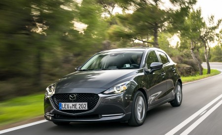 2020 Mazda2 (Color: Machine Grey) Front Three-Quarter Wallpapers 450x275 (138)