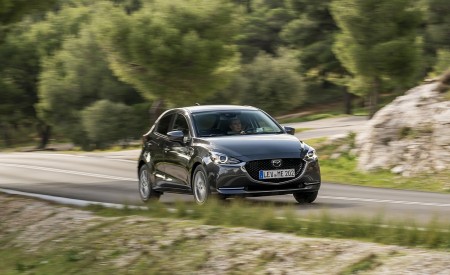 2020 Mazda2 (Color: Machine Grey) Front Three-Quarter Wallpapers 450x275 (127)