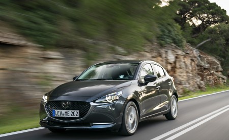 2020 Mazda2 (Color: Machine Grey) Front Three-Quarter Wallpapers 450x275 (114)