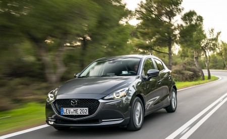 2020 Mazda2 (Color: Machine Grey) Front Three-Quarter Wallpapers 450x275 (139)