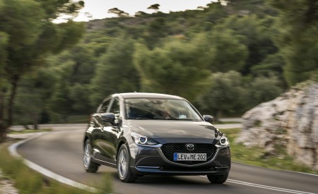 2020 Mazda2 (Color: Machine Grey) Front Three-Quarter Wallpapers 450x275 (129)