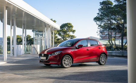 2020 Mazda2 (Color: Red Crystal) Front Three-Quarter Wallpapers 450x275 (65)
