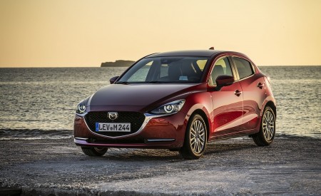 2020 Mazda2 (Color: Red Crystal) Front Three-Quarter Wallpapers 450x275 (58)
