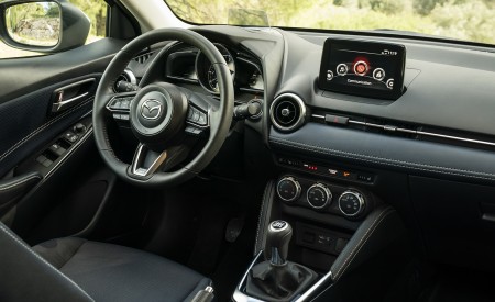 2020 Mazda2 (Color: Red Crystal) Interior Wallpapers 450x275 (94)