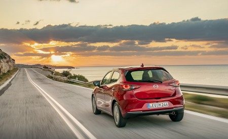 2020 Mazda2 (Color: Red Crystal) Rear Three-Quarter Wallpapers 450x275 (46)