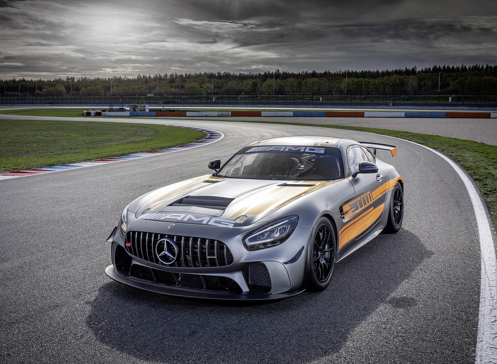 2020 Mercedes-AMG GT4 Front Three-Quarter Wallpapers (5)