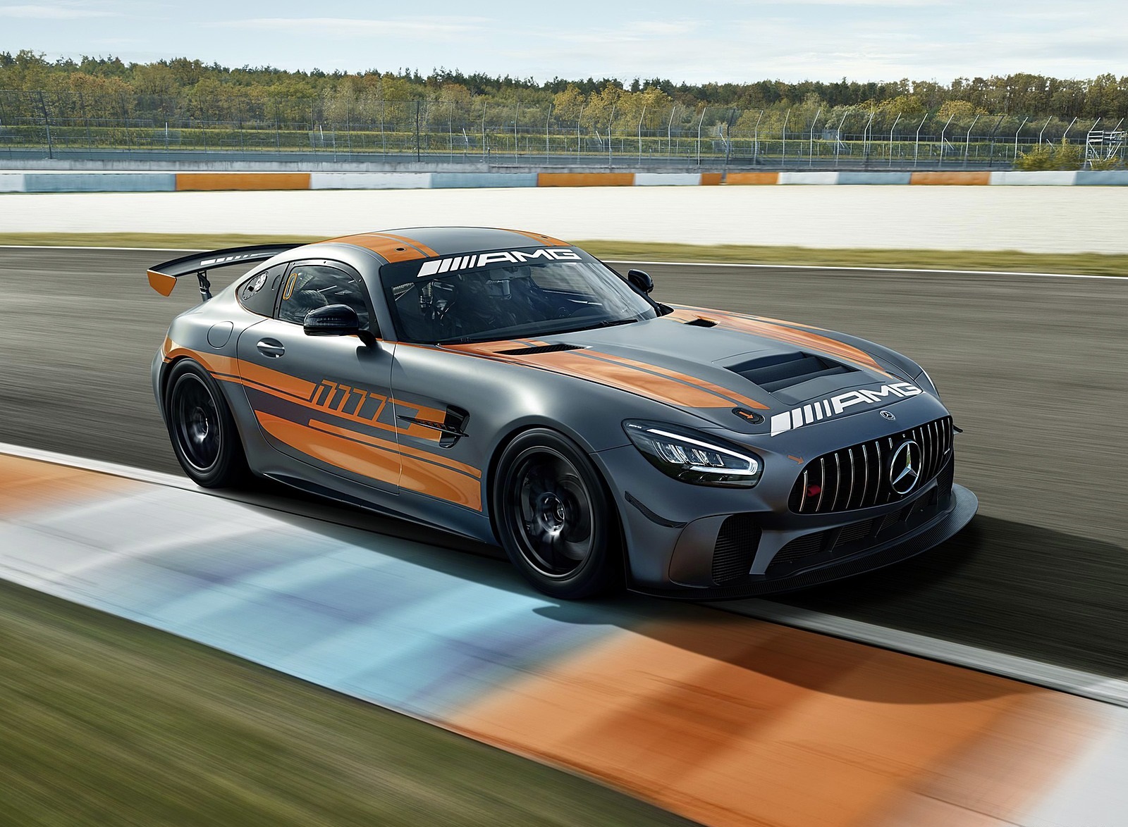 2020 Mercedes-AMG GT4 Front Three-Quarter Wallpapers (2)