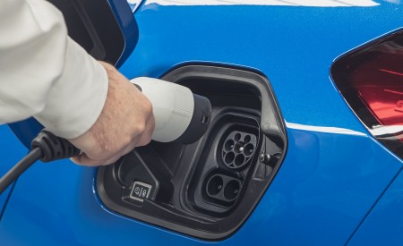 2020 Vauxhall Corsa-e Charging Wallpapers 450x275 (66)