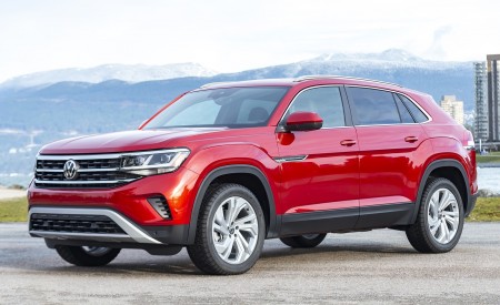2020 Volkswagen Atlas Cross Sport SEL (Color: Aurora Red) Front Three-Quarter Wallpapers 450x275 (60)