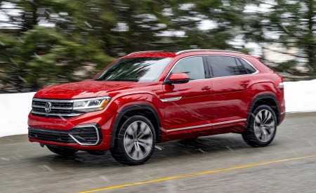 2020 Volkswagen Atlas Cross Sport SEL (Color: Aurora Red) Front Three-Quarter Wallpapers 450x275 (50)