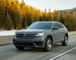 2020 Volkswagen Atlas Cross Sport SEL Premium R Line (Color: Pure Gray) Front Three-Quarter Wallpapers 150x120 (9)
