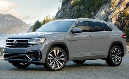 2020 Volkswagen Atlas Cross Sport SEL Premium R Line (Color: Pure Gray) Front Three-Quarter Wallpapers 450x275 (17)