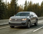 2020 Volkswagen Atlas Cross Sport SEL Premium R Line (Color: Pure Gray) Front Three-Quarter Wallpapers 150x120 (3)