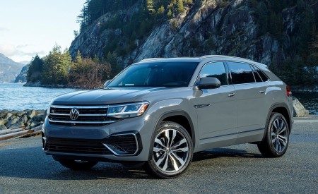 2020 Volkswagen Atlas Cross Sport SEL Premium R Line (Color: Pure Gray) Front Three-Quarter Wallpapers 450x275 (19)