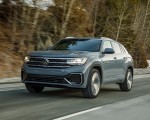 2020 Volkswagen Atlas Cross Sport SEL Premium R Line (Color: Pure Gray) Front Three-Quarter Wallpapers 150x120 (5)