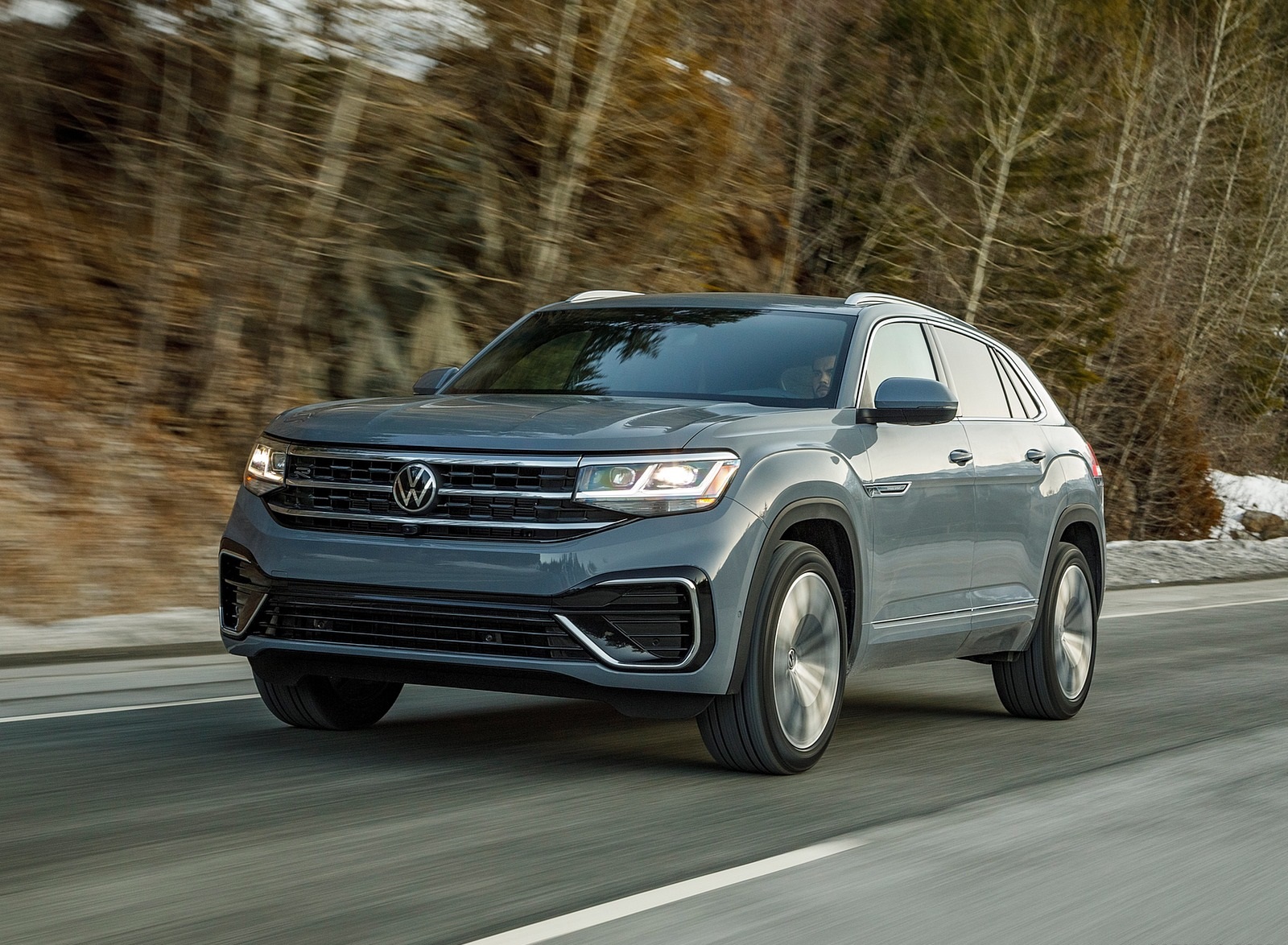 2020 Volkswagen Atlas Cross Sport SEL Premium R Line (Color: Pure Gray) Front Three-Quarter Wallpapers (5)