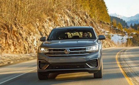 2020 Volkswagen Atlas Cross Sport SEL Premium R Line (Color: Pure Gray) Front Wallpapers 450x275 (10)