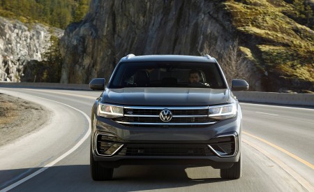 2020 Volkswagen Atlas Cross Sport SEL Premium R Line (Color: Pure Gray) Front Wallpapers 450x275 (6)