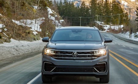 2020 Volkswagen Atlas Cross Sport SEL Premium R Line (Color: Pure Gray) Front Wallpapers 450x275 (2)