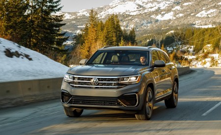 2020 Volkswagen Atlas Cross Sport SEL Premium R Line (Color: Pure Gray) Front Wallpapers 450x275 (11)