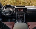 2020 Volkswagen Atlas Cross Sport SEL Premium R Line (Color: Pure Gray) Interior Cockpit Wallpapers 150x120 (39)