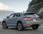 2020 Volkswagen Atlas Cross Sport SEL Premium R Line (Color: Pure Gray) Rear Three-Quarter Wallpapers 150x120 (22)