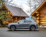 2020 Volkswagen Atlas Cross Sport SEL Premium R Line (Color: Pure Gray) Side Wallpapers 150x120 (28)