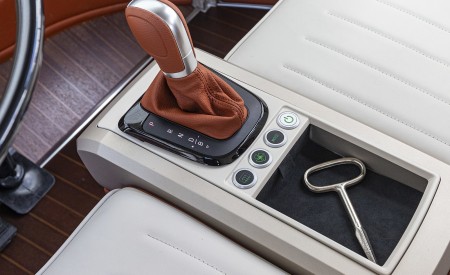 2020 Volkswagen e-BULLI Concept Interior Detail Wallpapers 450x275 (12)
