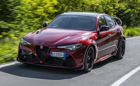 2021 Alfa Romeo Giulia GTA (Color: Etna Red) Front Three-Quarter Wallpapers 450x275 (20)