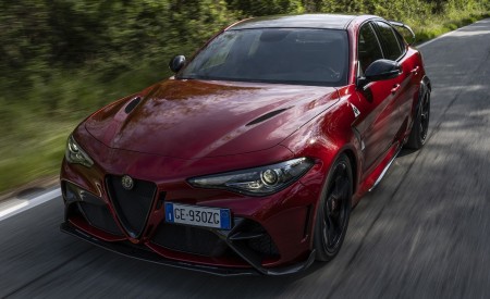 2021 Alfa Romeo Giulia GTA (Color: Etna Red) Front Wallpapers 450x275 (21)