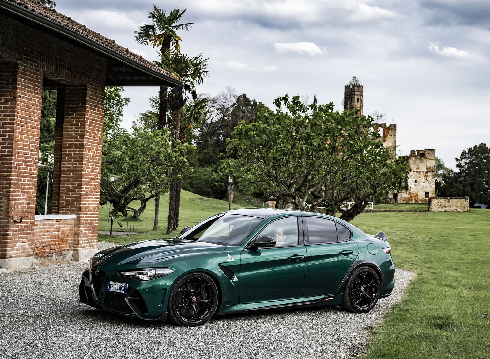 2021 Alfa Romeo Giulia GTA (Color: Montreal Green) Front Three-Quarter Wallpapers (8)
