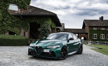 2021 Alfa Romeo Giulia GTA (Color: Montreal Green) Front Wallpapers 450x275 (9)