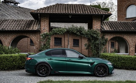 2021 Alfa Romeo Giulia GTA (Color: Montreal Green) Side Wallpapers 450x275 (12)
