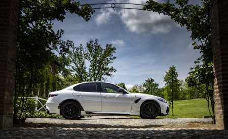 2021 Alfa Romeo Giulia GTA (Color: Trofeo White) Side Wallpapers  450x275 (16)