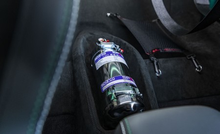 2021 Alfa Romeo Giulia GTA Interior Detail Wallpapers 450x275 (26)