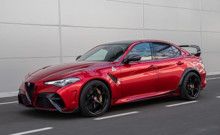 2021 Alfa Romeo Giulia Sprint GT Front Three-Quarter Wallpapers 450x275 (48)