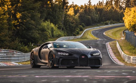 2021 Bugatti Chiron Pur Sport Front Three-Quarter Wallpapers 450x275 (52)