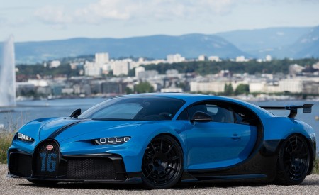 2021 Bugatti Chiron Pur Sport Front Three-Quarter Wallpapers 450x275 (65)