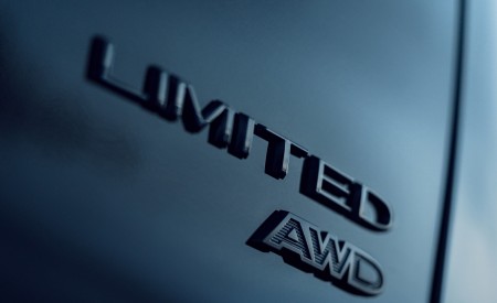 2021 Chrysler Pacifica Limited S AWD Badge Wallpapers 450x275 (28)