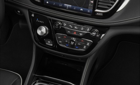 2021 Chrysler Pacifica Limited S AWD Central Console Wallpapers 450x275 (47)