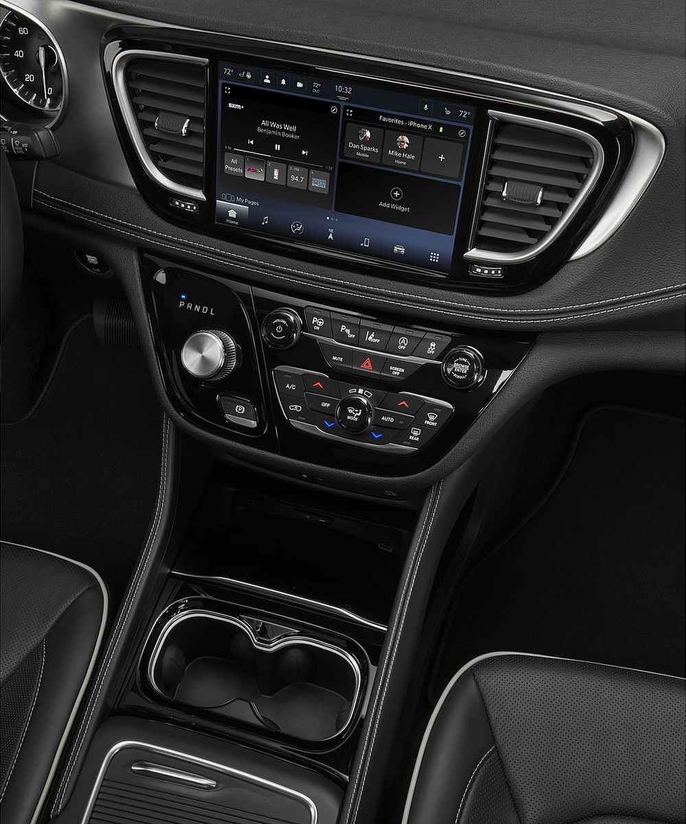 2021 Chrysler Pacifica Limited S AWD Central Console Wallpapers #46 of 60