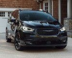2021 Chrysler Pacifica Limited S AWD Front Three-Quarter Wallpapers 150x120