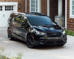 2021 Chrysler Pacifica Limited S AWD Front Three-Quarter Wallpapers 150x120