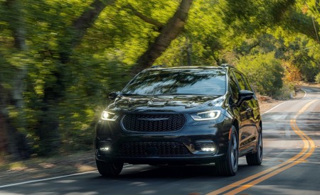 2021 Chrysler Pacifica Limited S AWD Front Wallpapers 450x275 (5)