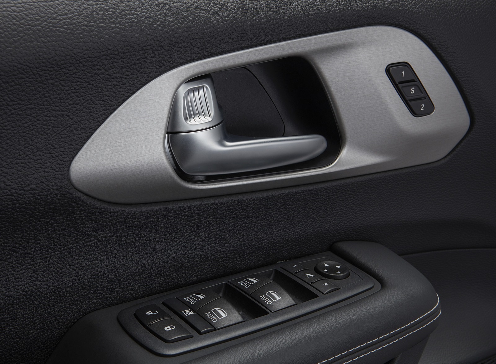 2021 Chrysler Pacifica Limited S AWD Interior Detail Wallpapers #52 of 60